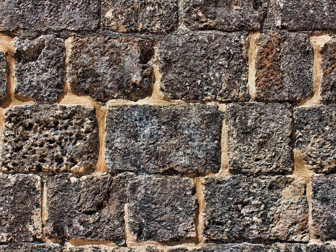 Klassische Gartenmauer