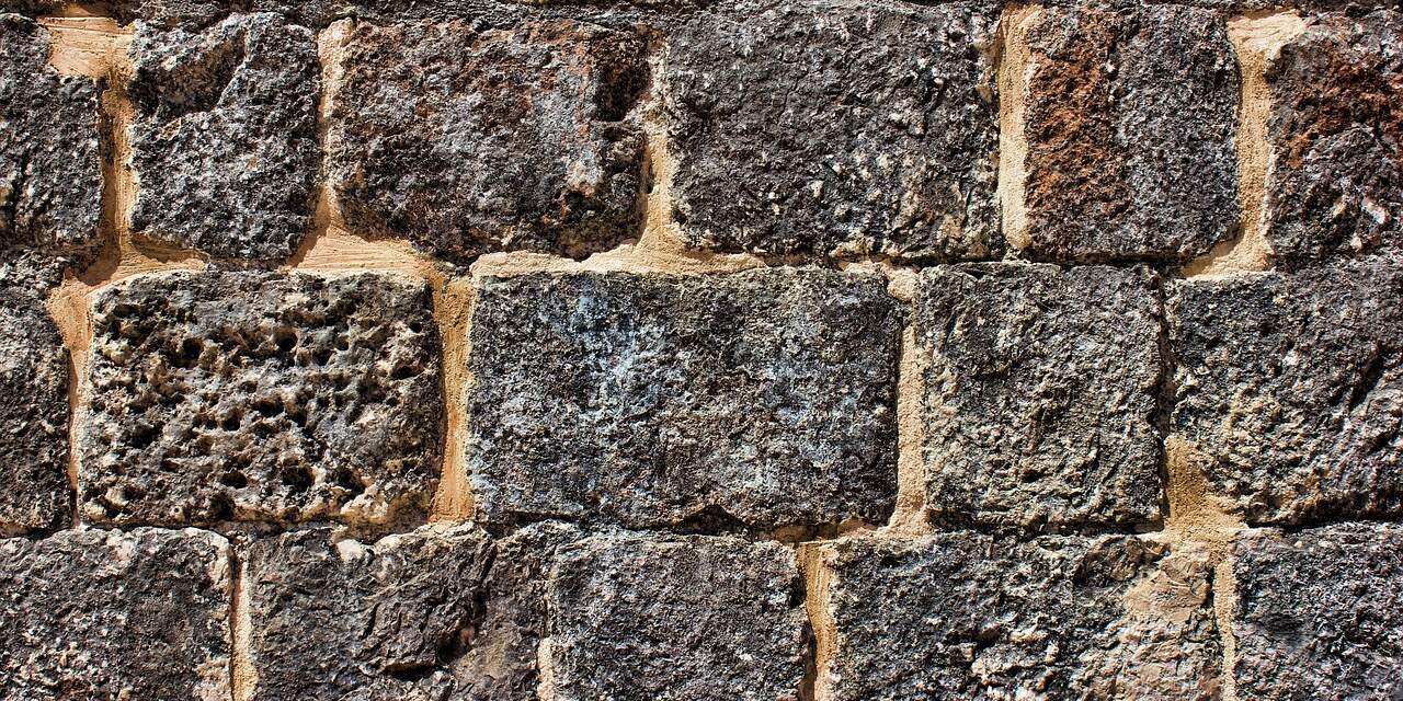 Klassische Gartenmauer